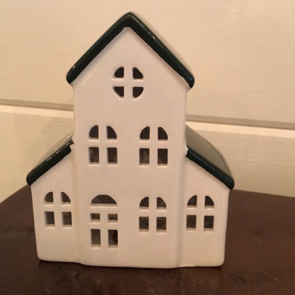 Lighted House Decoration - Picture 9 of 16